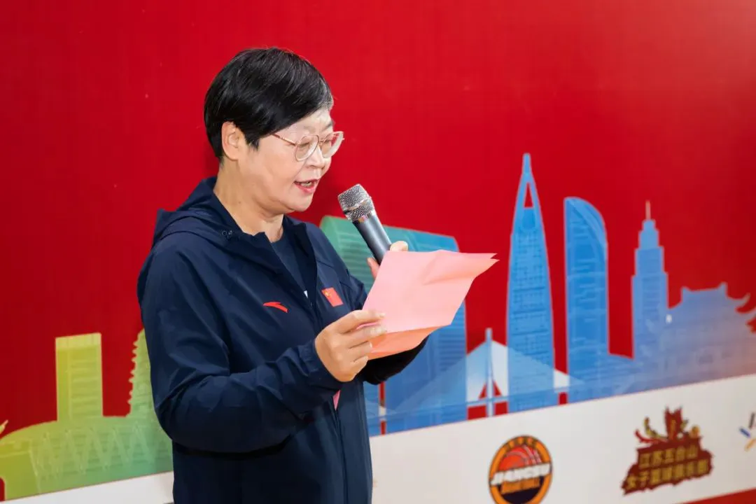 如何利用篮球青训营提升个人技术和团队协作?_1